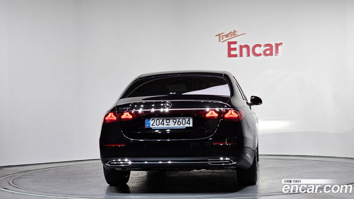 Mercedes-Benz E-Class 2024
