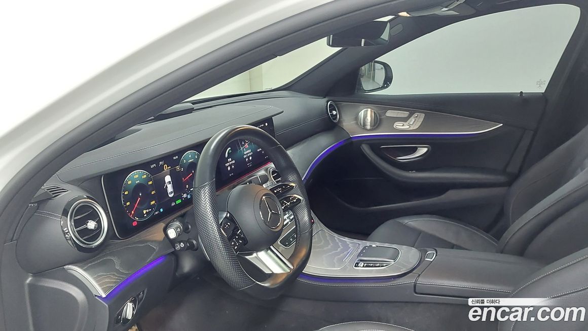 Mercedes-Benz E-Class 2022