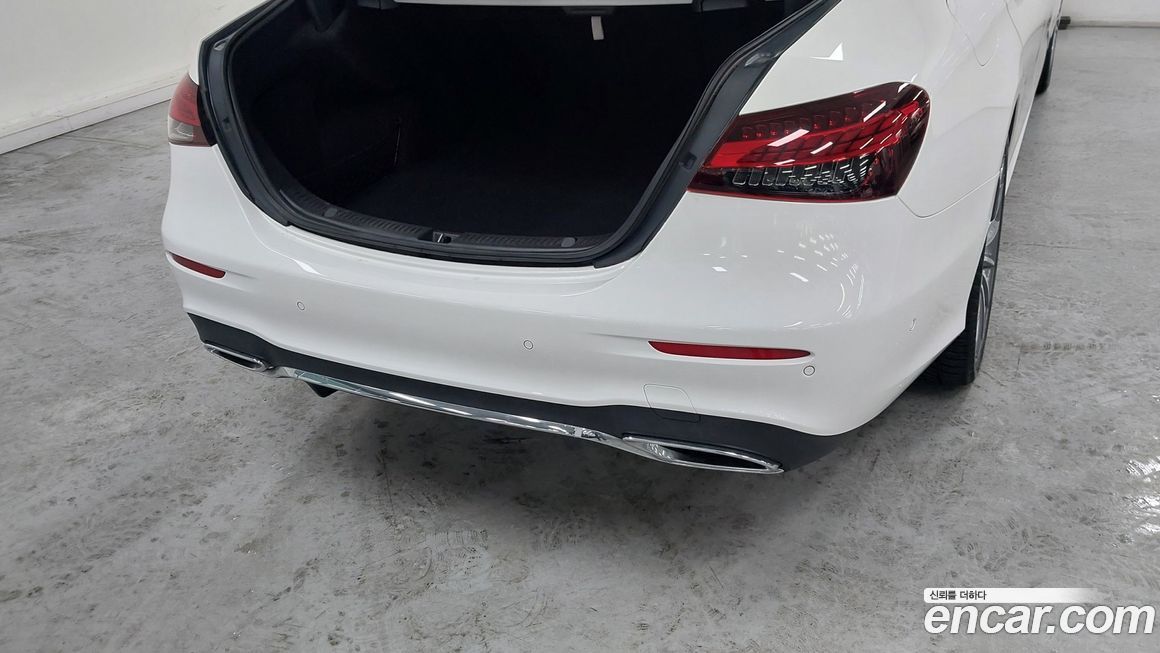 Mercedes-Benz E-Class 2022