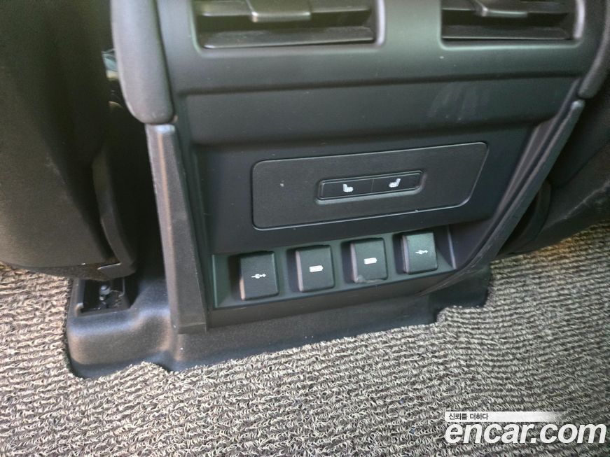 Land Rover Defender 2020