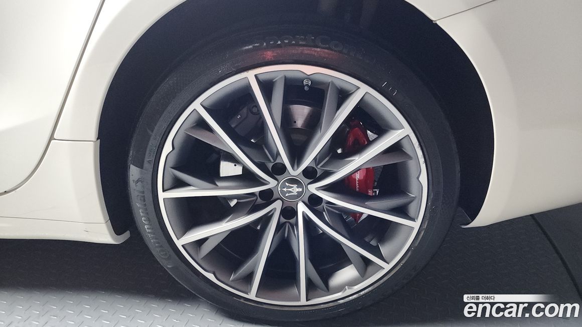 Maserati Ghibli 2022