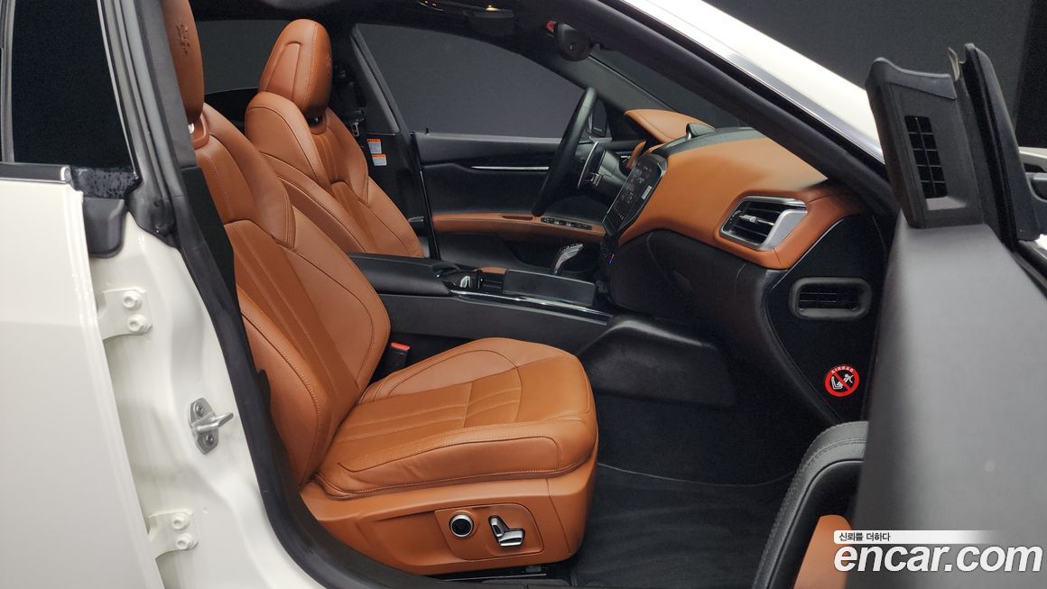 Maserati Ghibli 2022