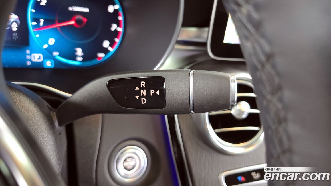 Mercedes-Benz GLC-Class 2023