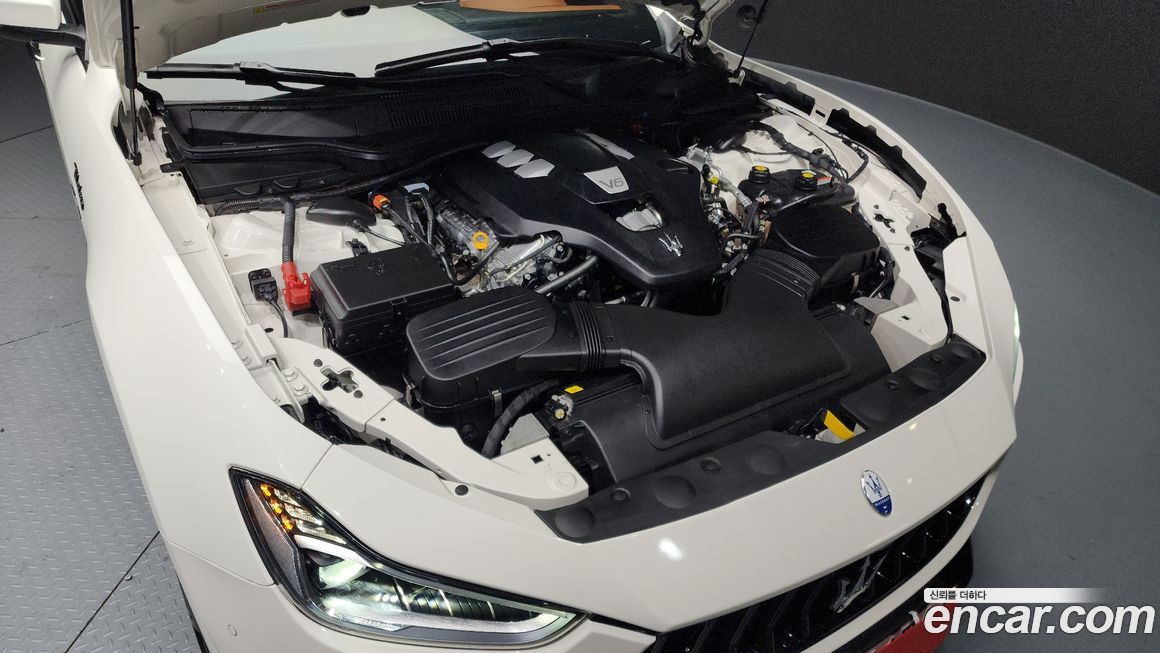 Maserati Ghibli 2022