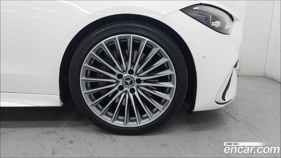 Mercedes-Benz C-Class 2023