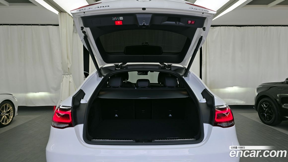 Mercedes-Benz GLC-Class 2023