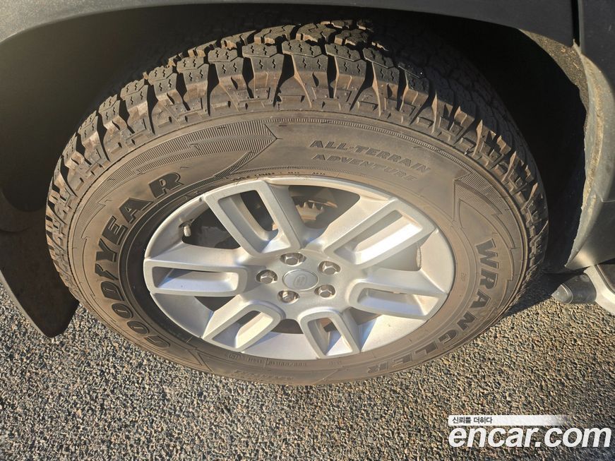 Land Rover Defender 2020