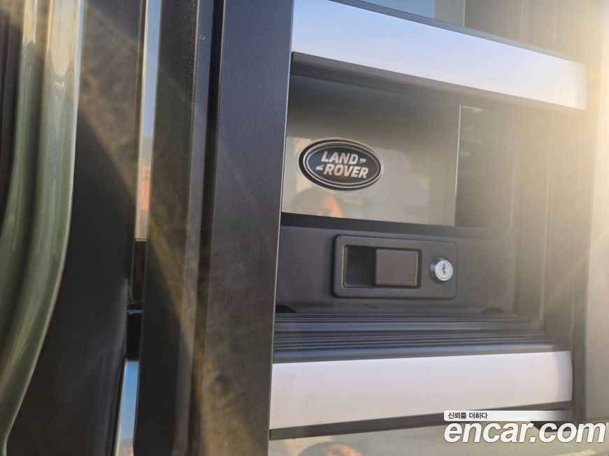 Land Rover Defender 2020