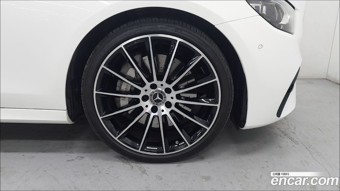 Mercedes-Benz E-Class 2023