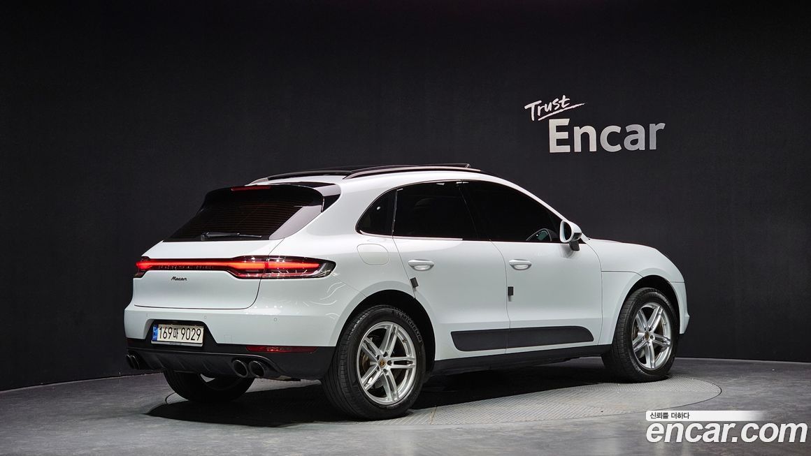 Porsche Macan 2021