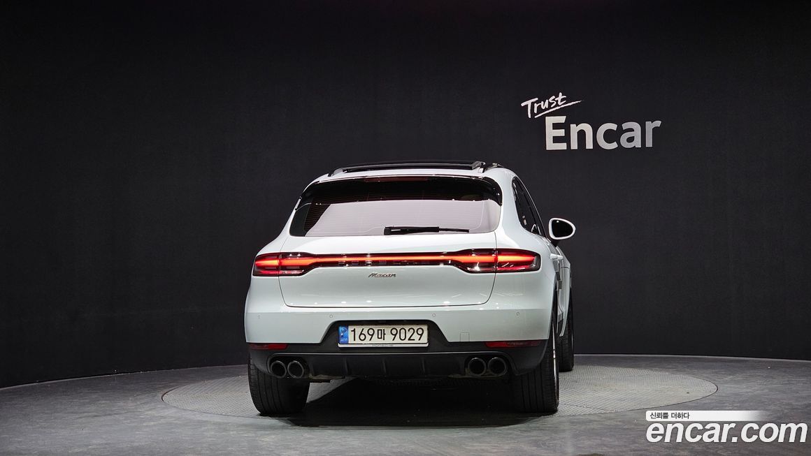 Porsche Macan 2021