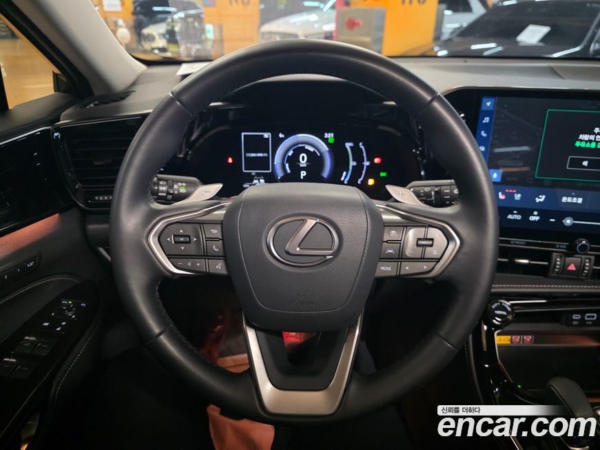 Lexus NX 2025
