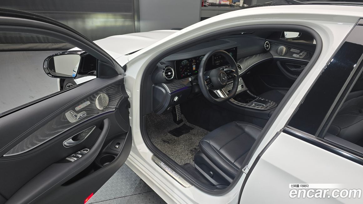 Mercedes-Benz E-Class 2023