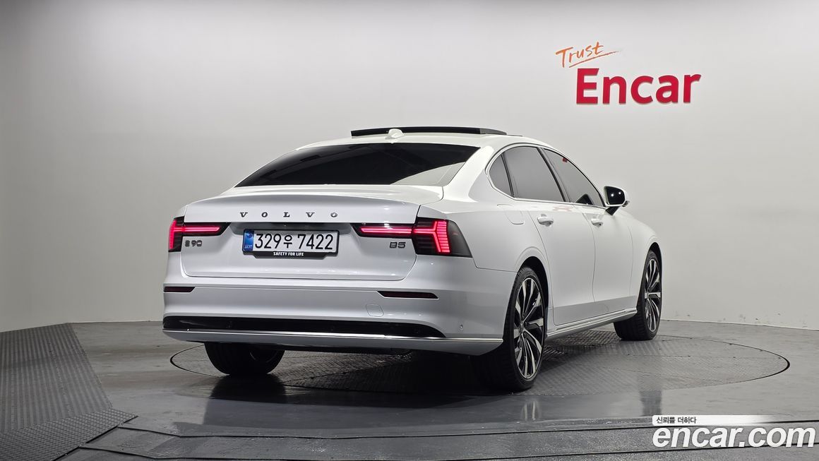 Volvo S90 2026