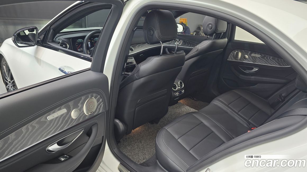 Mercedes-Benz E-Class 2023