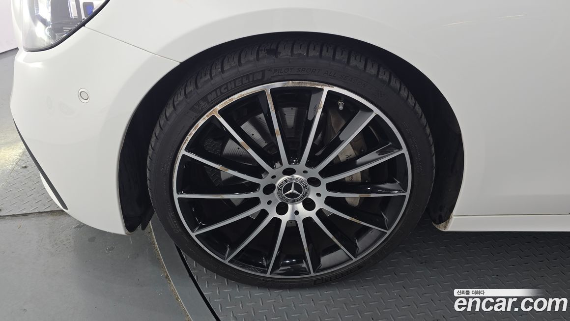 Mercedes-Benz E-Class 2023