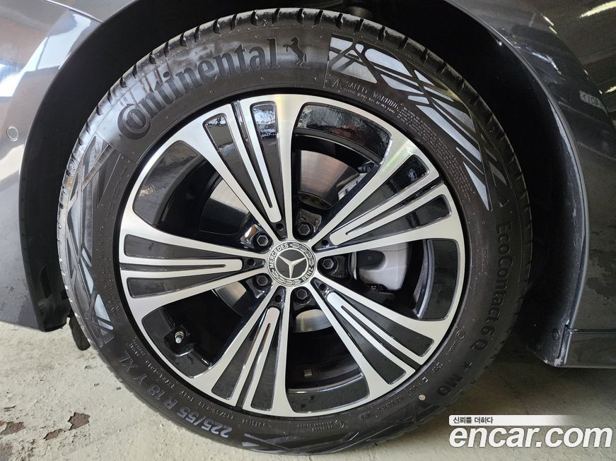 Mercedes-Benz E-Class 2025