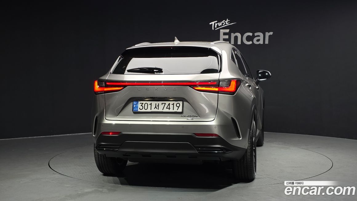 Lexus NX 2025