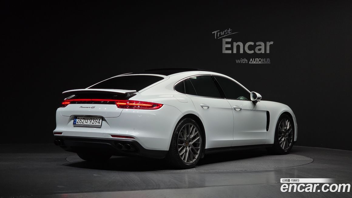 Porsche Panamera 2018