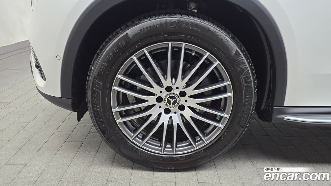 Mercedes-Benz GLC-Class 2024