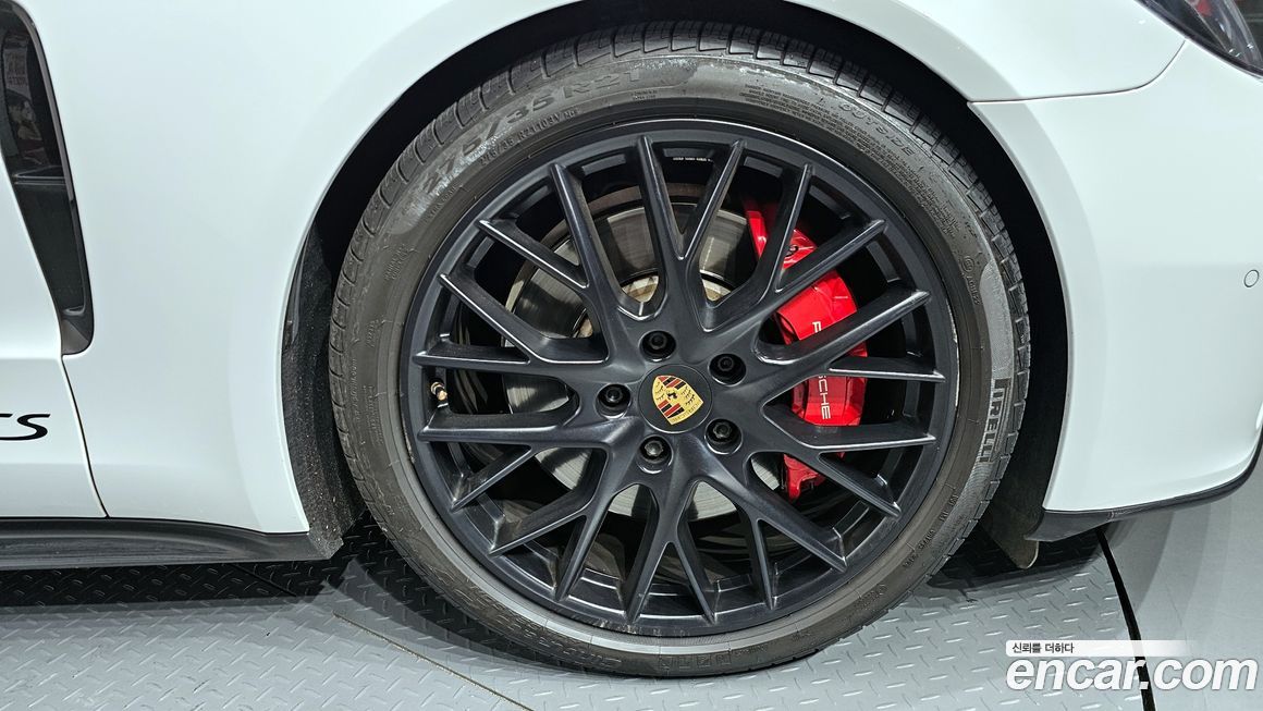 Porsche Panamera 2019