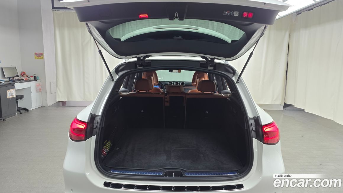 Mercedes-Benz GLC-Class 2024