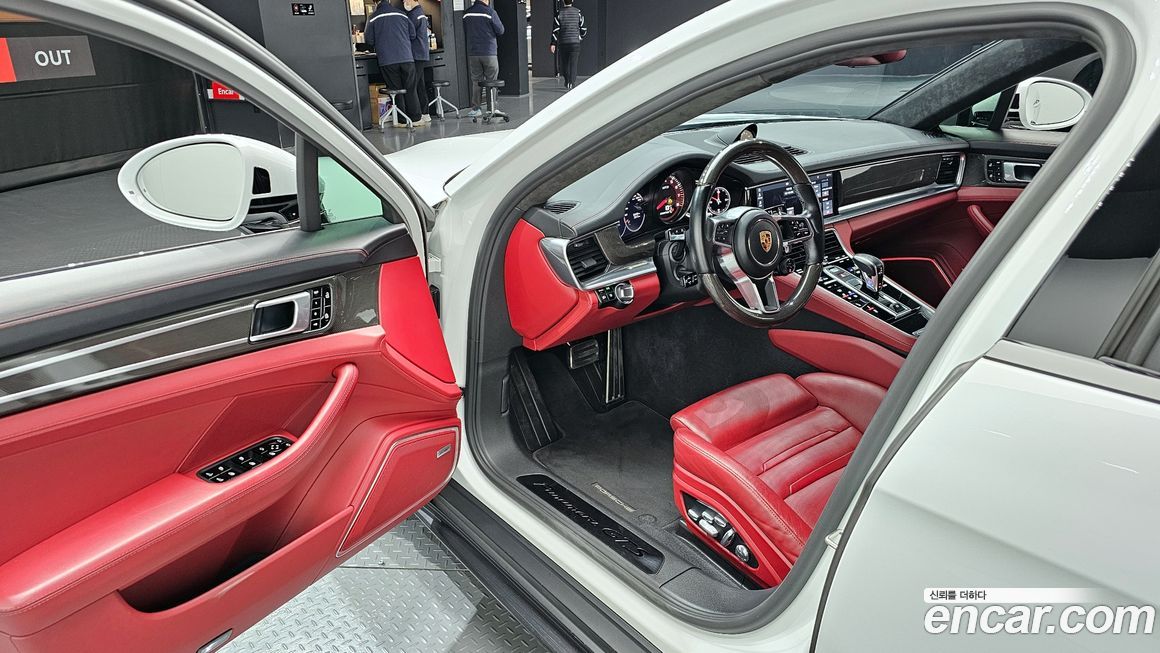 Porsche Panamera 2019