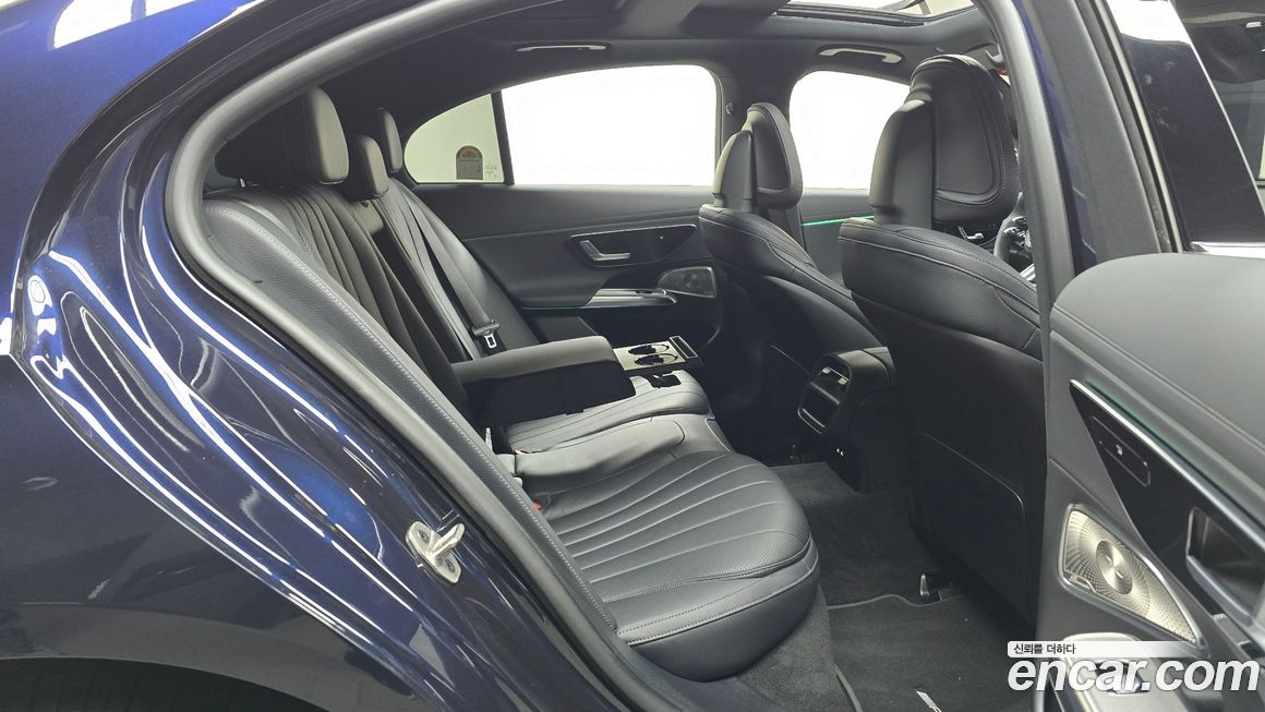 Mercedes-Benz E-Class 2025