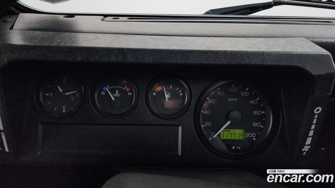 Land Rover Defender 2000