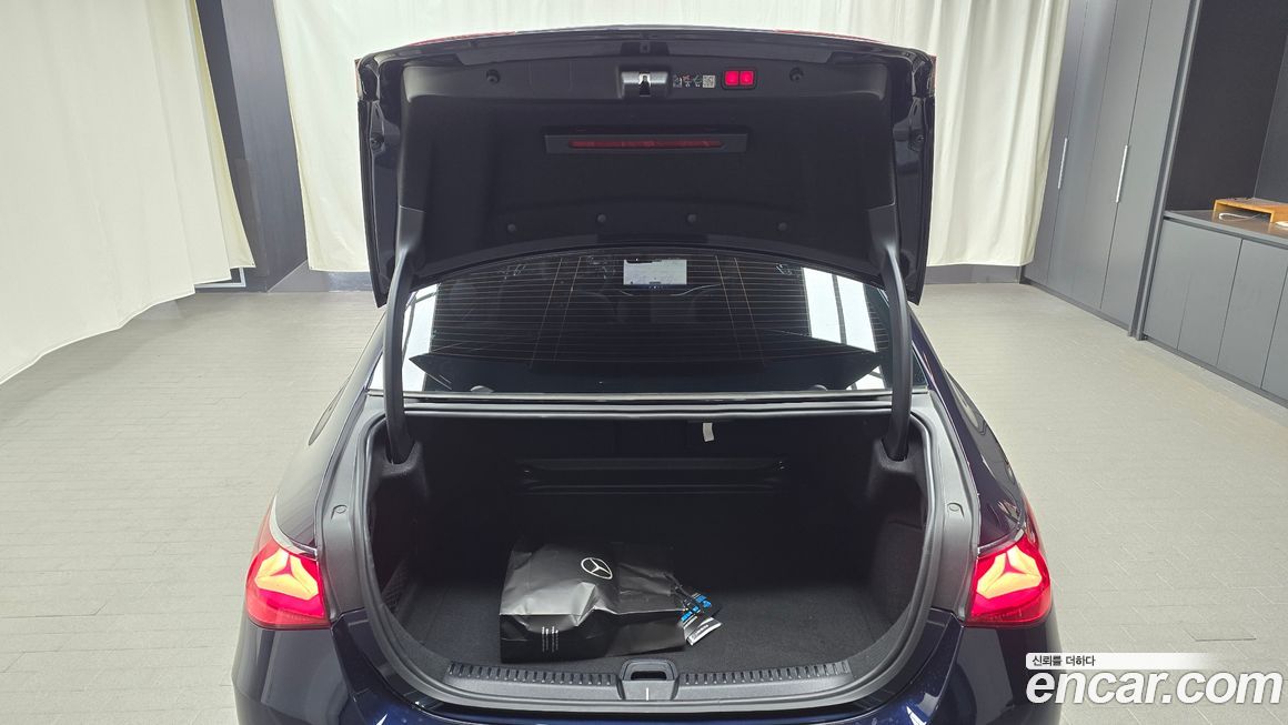 Mercedes-Benz E-Class 2025