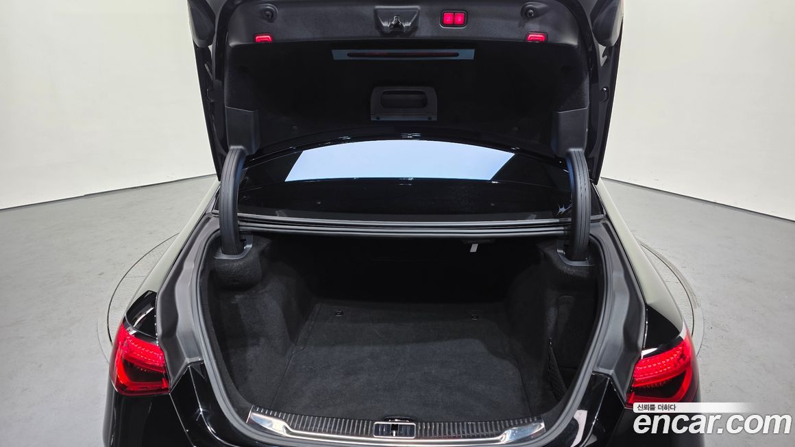 Mercedes-Benz S-Class 2021