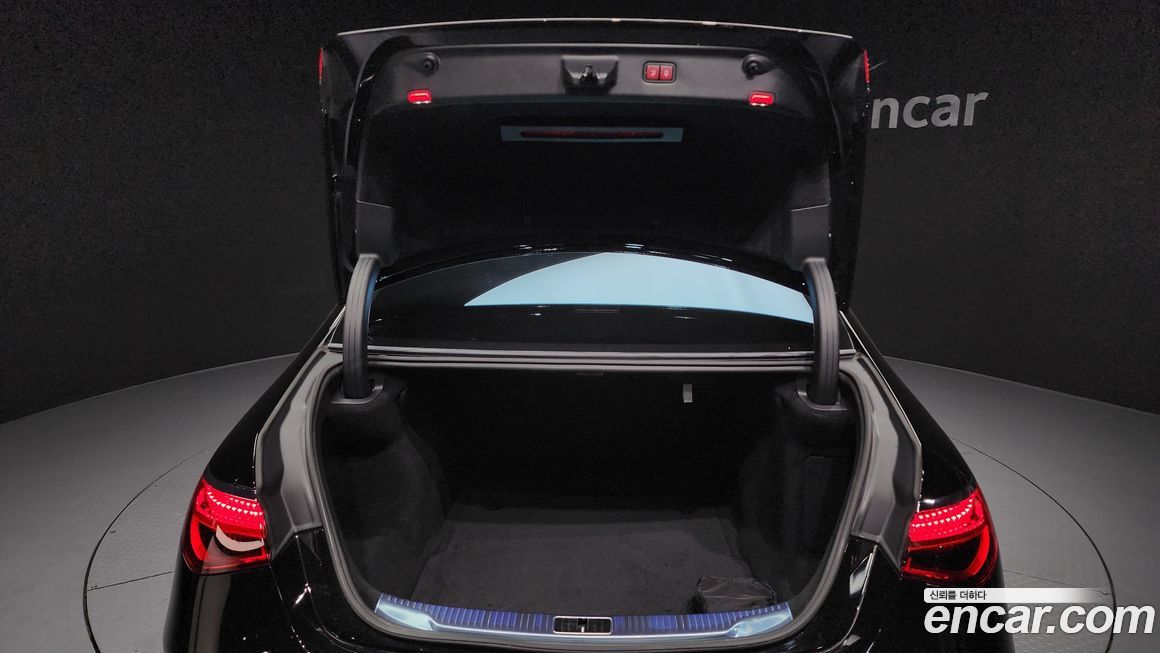 Mercedes-Benz S-Class 2023