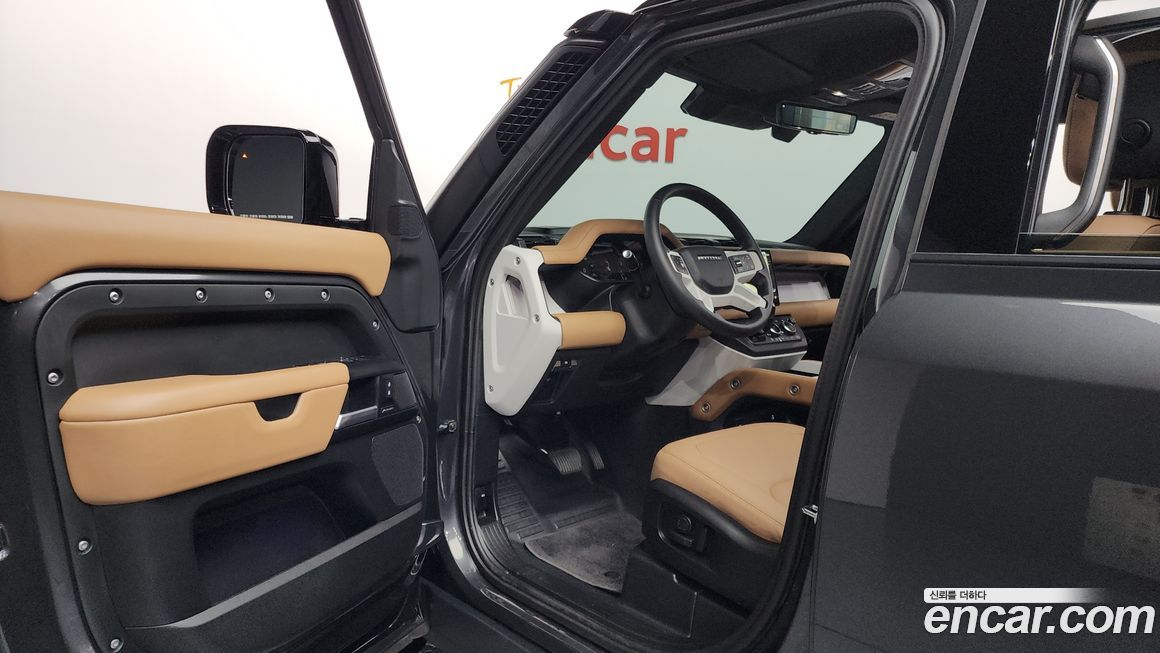 Land Rover Defender 2025