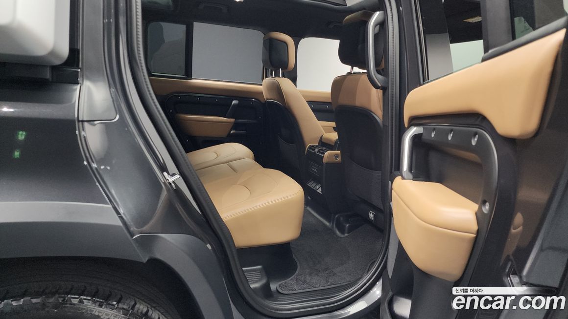Land Rover Defender 2025