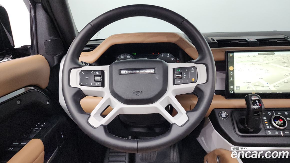 Land Rover Defender 2025