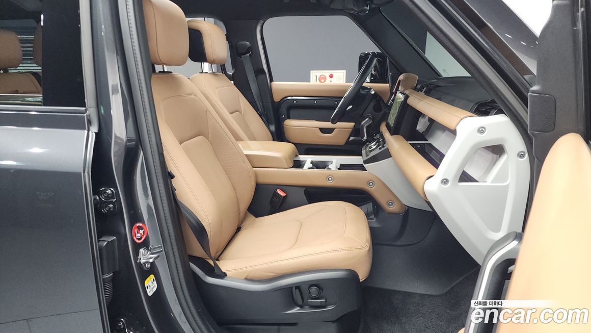 Land Rover Defender 2025