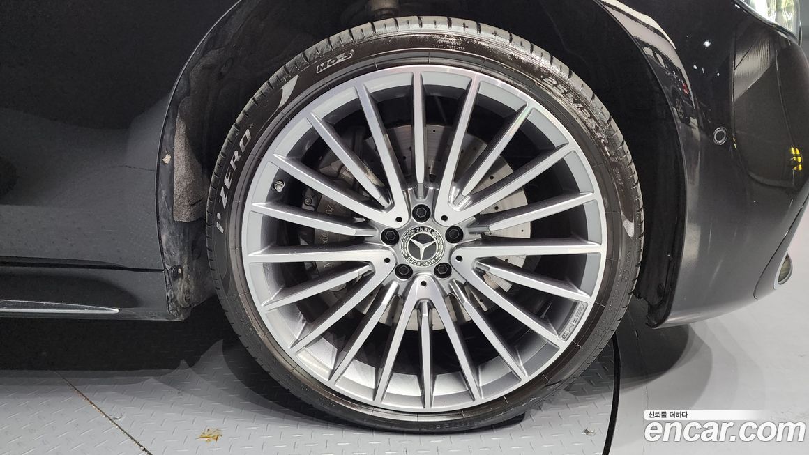 Mercedes-Benz S-Class 2023