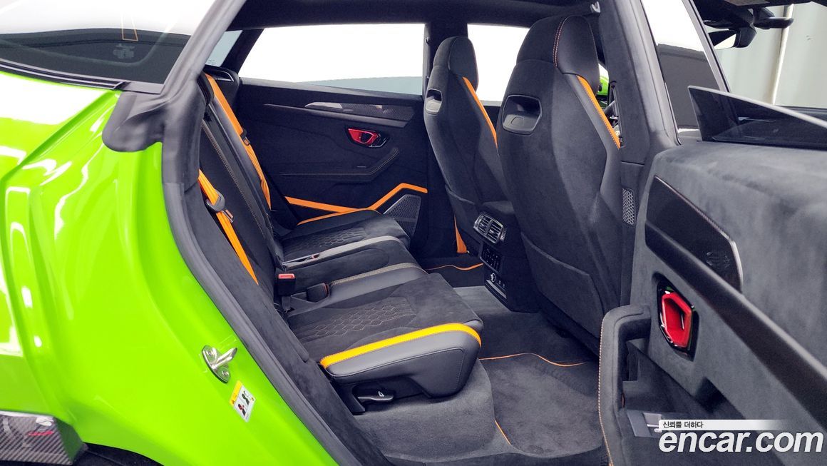 Lamborghini Urus 2024