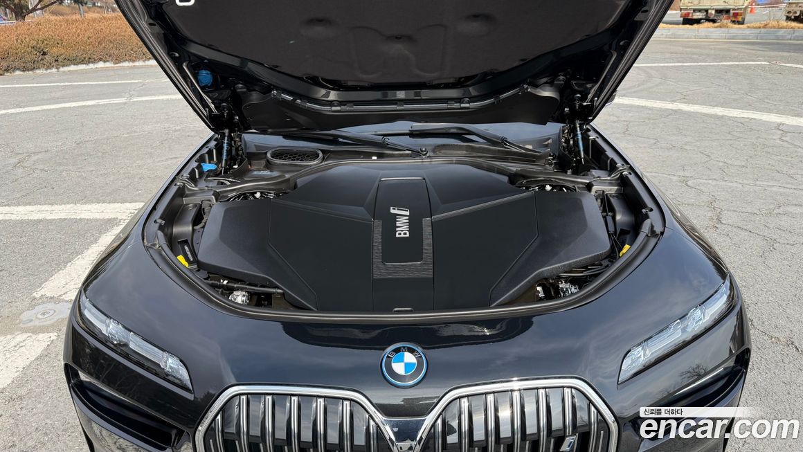 BMW i7 2023