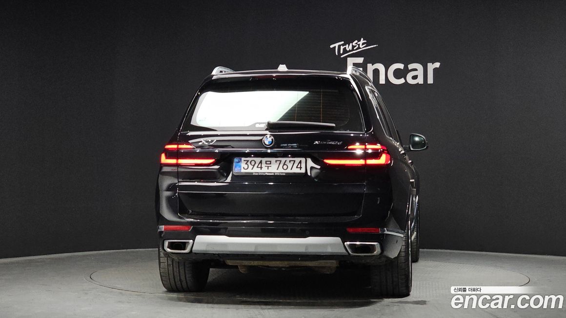 BMW X7 2025