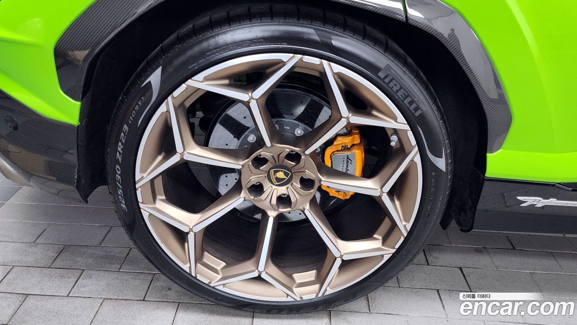 Lamborghini Urus 2024
