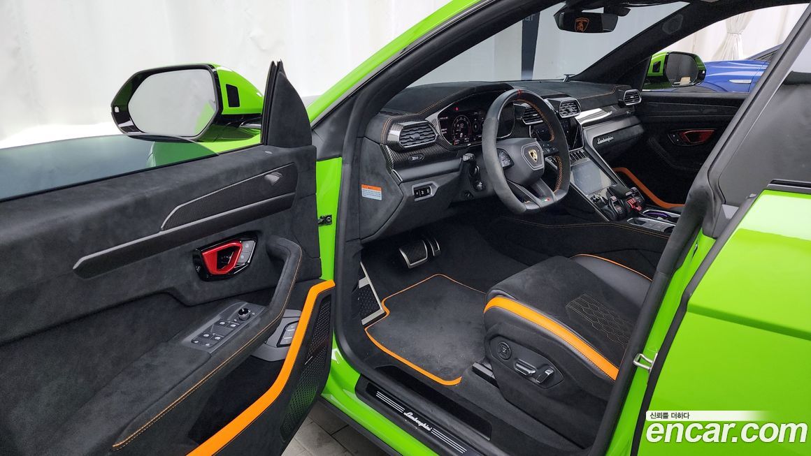 Lamborghini Urus 2024
