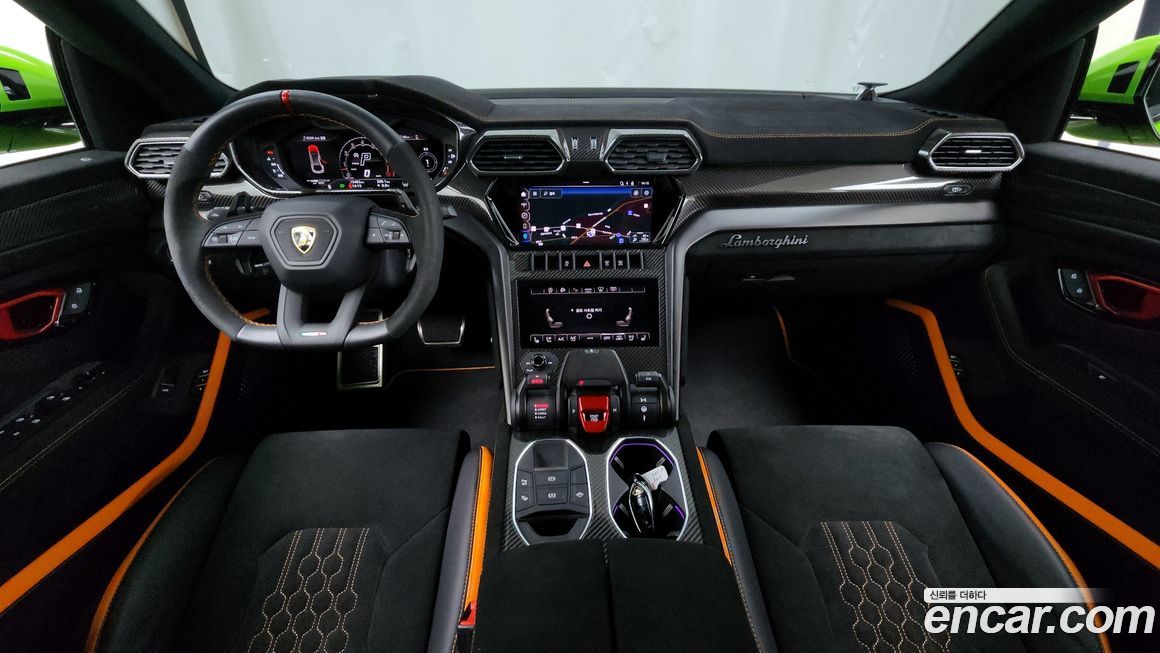 Lamborghini Urus 2024