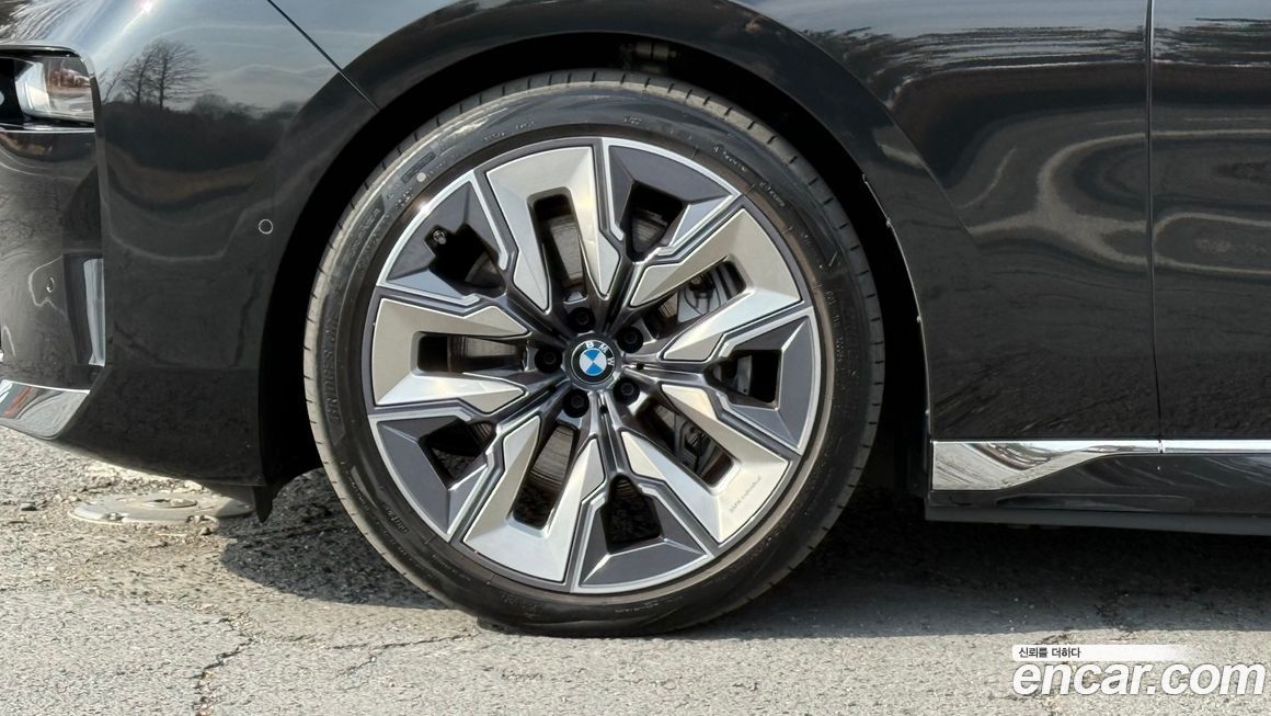 BMW i7 2023