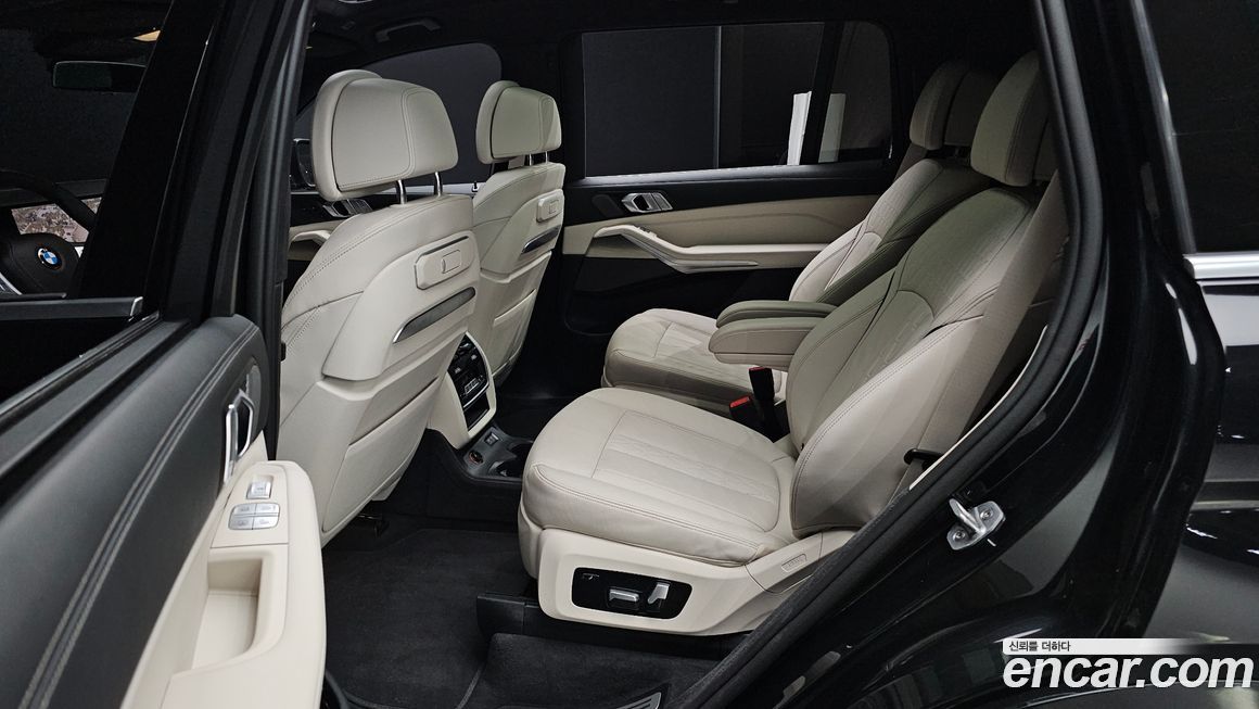 BMW X7 2025