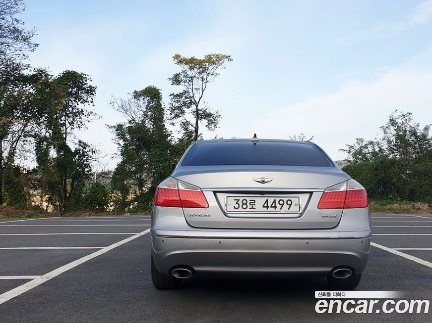 Hyundai Genesis 2008