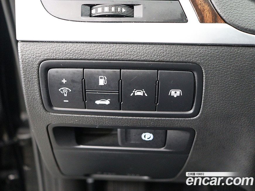 Hyundai Genesis 2015