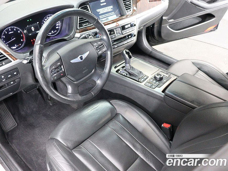 Hyundai Genesis 2015