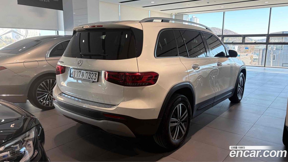 Mercedes-Benz GLB-Class 2021