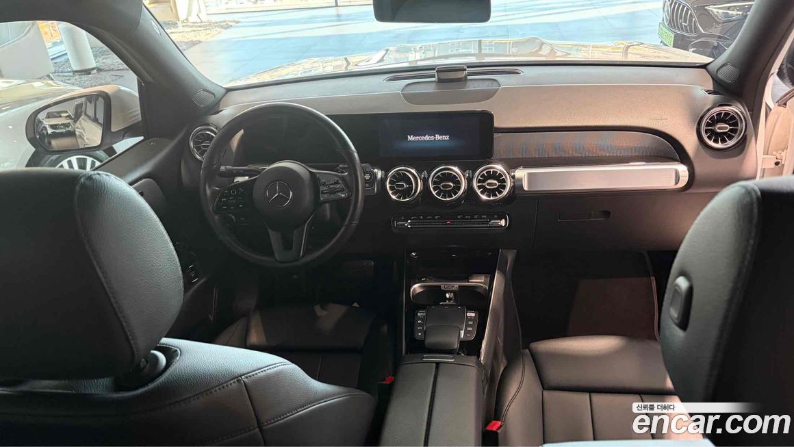 Mercedes-Benz GLB-Class 2021